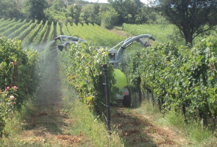 Traitement des vignes avec Power 55.12